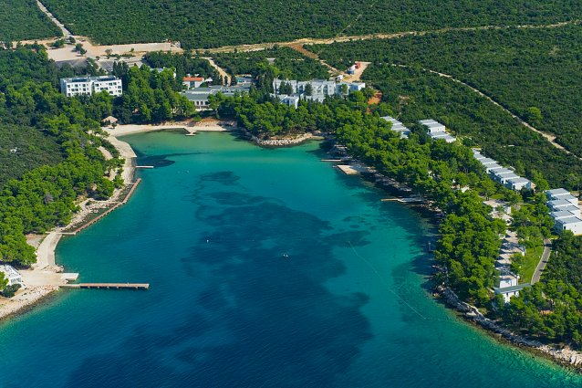 Baai naast Hotel Crvena Luka Kroatië